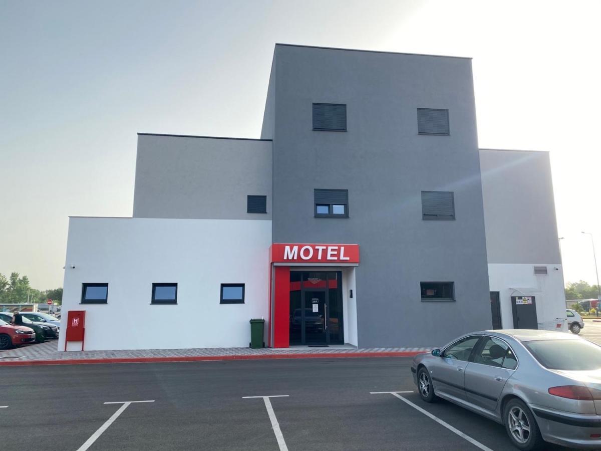 Belamionix Motel Bosanski Samac Екстер'єр фото